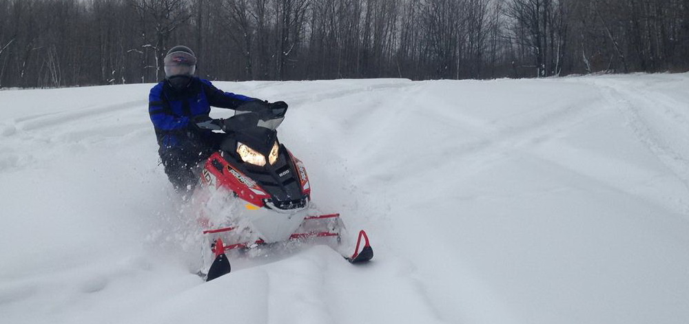 First Impressions - 2014 Polaris Indy 800 SP - MaxSled.com Snowmobile ...